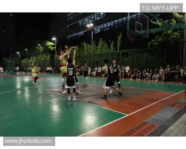 重庆篮球队的速度之舞：探索快速进攻与团队协作的完美结合